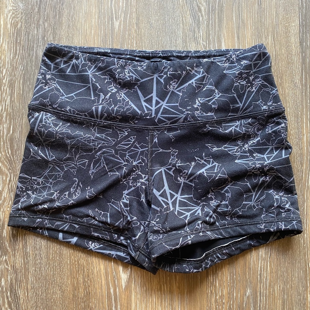 FLEO shorts